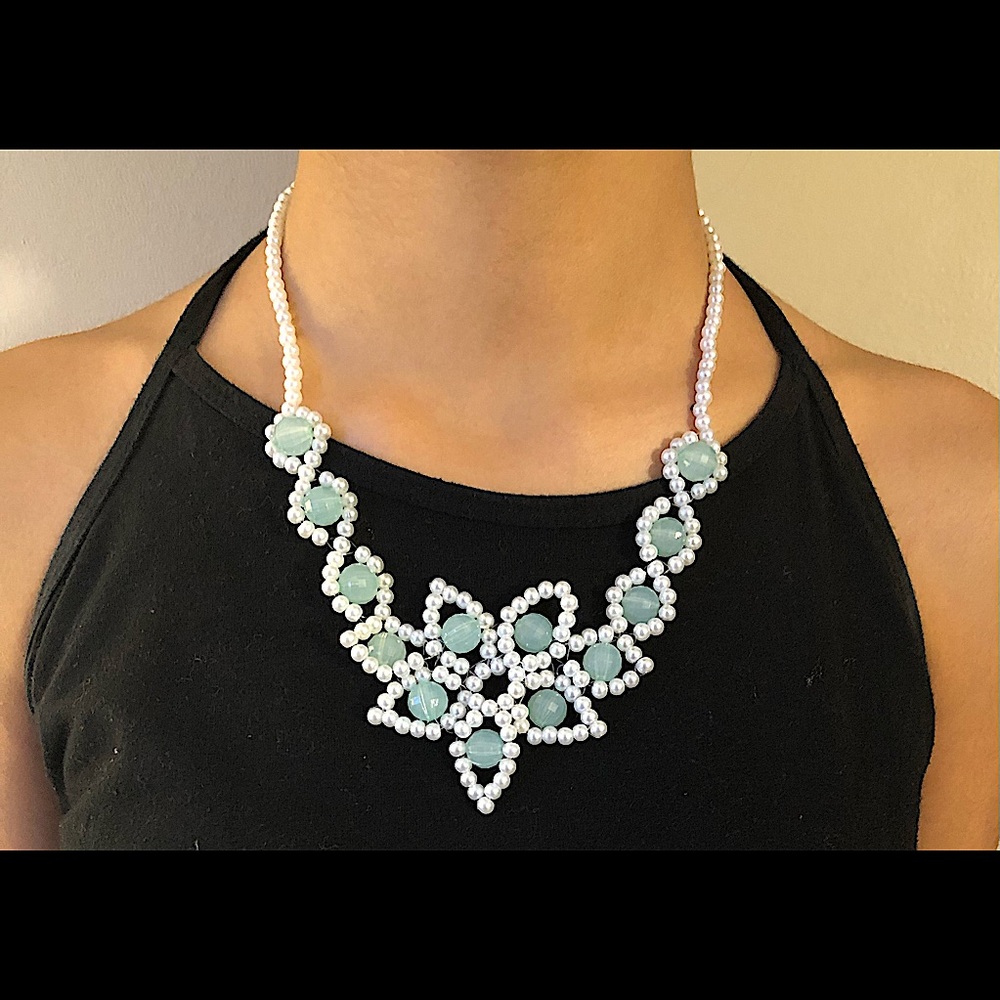 Lovely Flower Bead Necklace